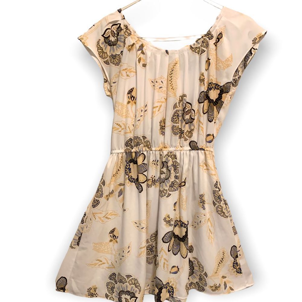 LC Lauren Conrad Pleated Scooped Neck Floral White/Black Mini Dress S (K-010)